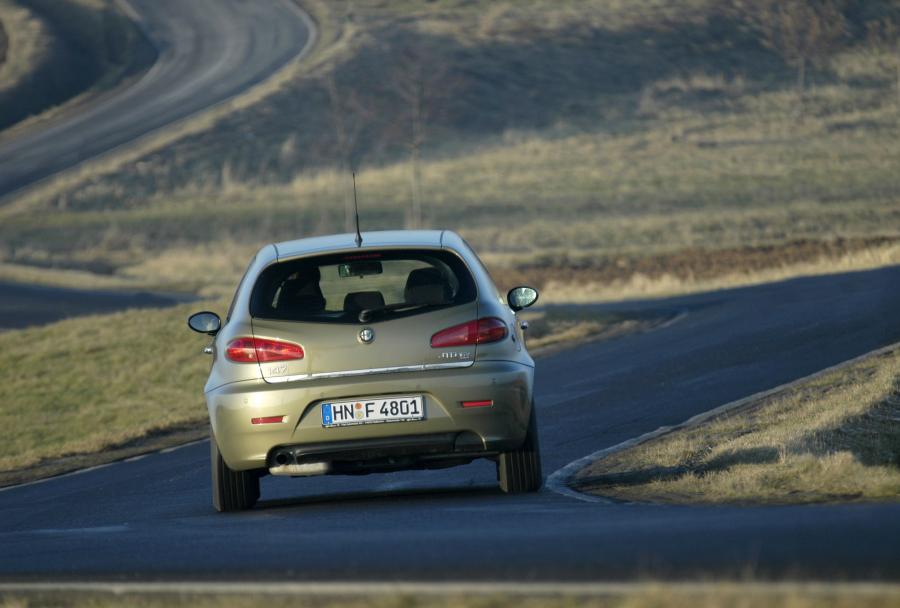  Alfa Romeo 147 3-Door (937A) 2004 года  (фото 42 из 48)